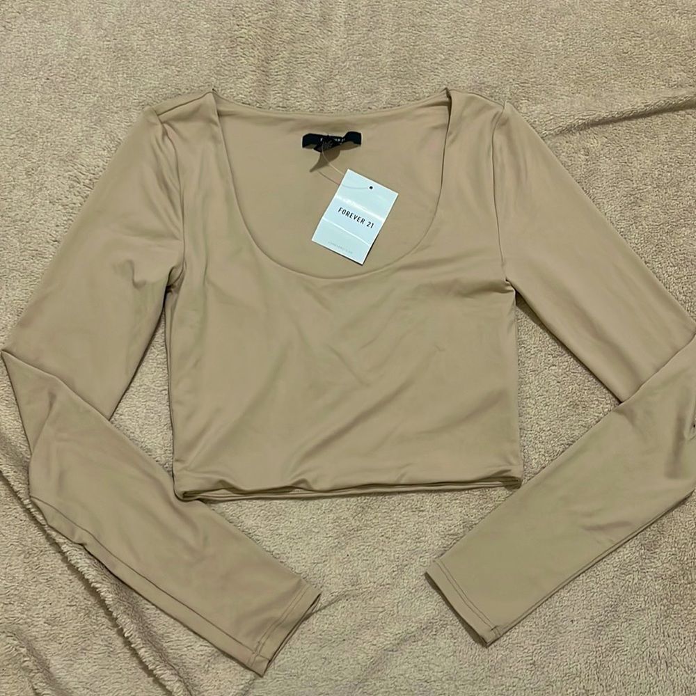 NWT- Forever 21 - S. Scoop Crop
